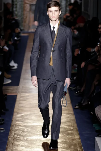 Look 14